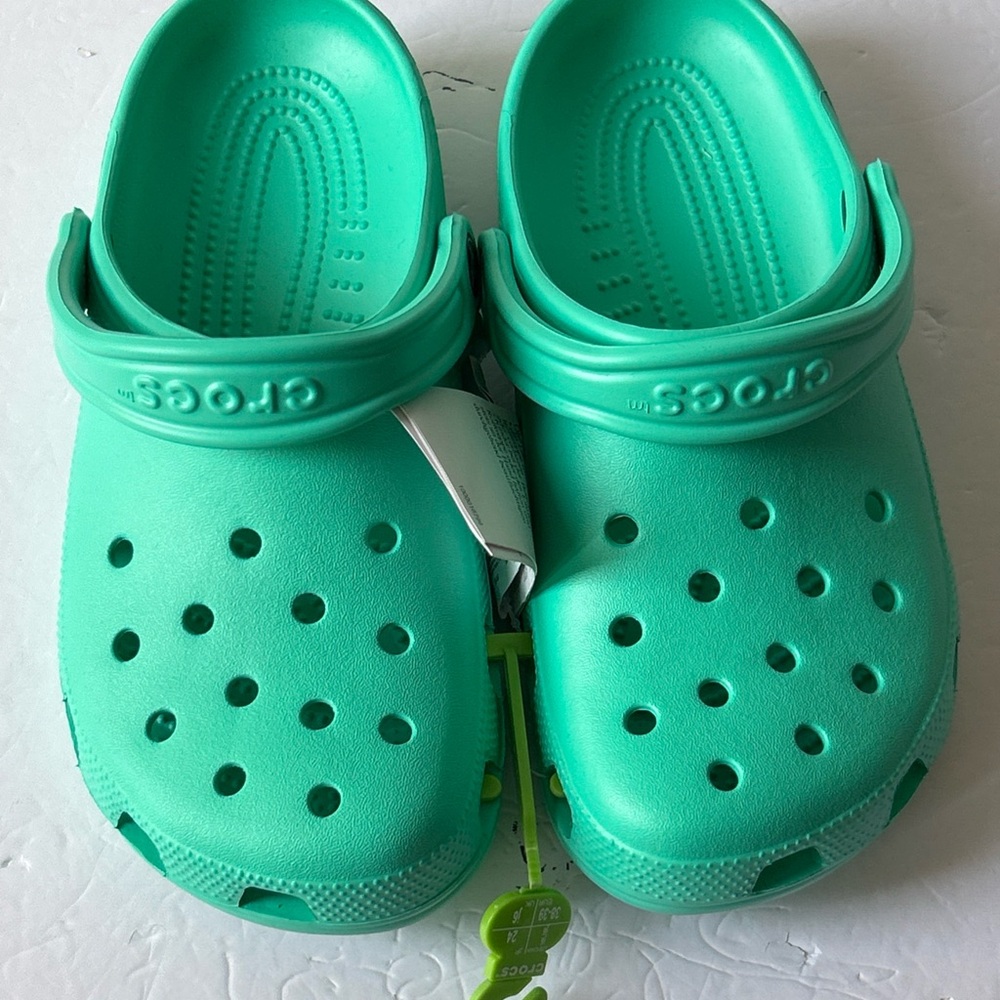 CROCS Green Sandals with Ventilation and Heel Strap